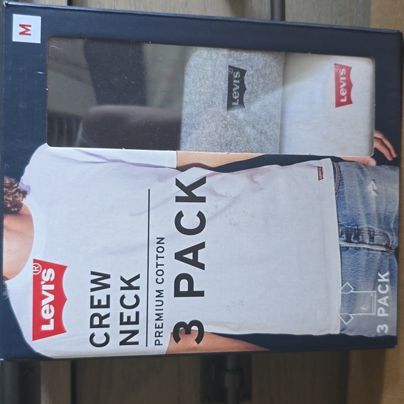 LEVI'S CREW NECK SHIRT - Picture 1 of 4